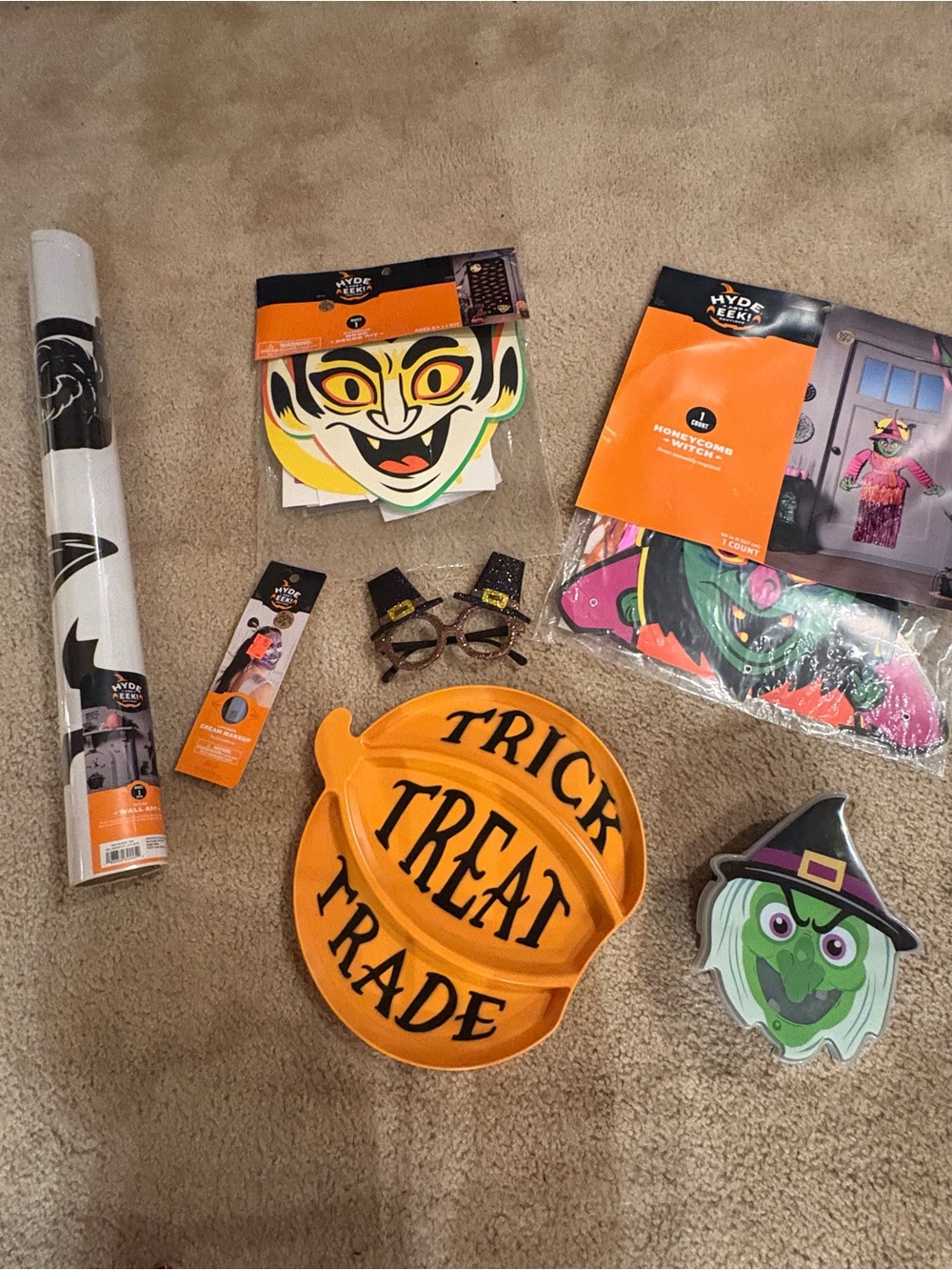 7 piece Halloween bundle! Dish-door/wall decor-container & more! All new!